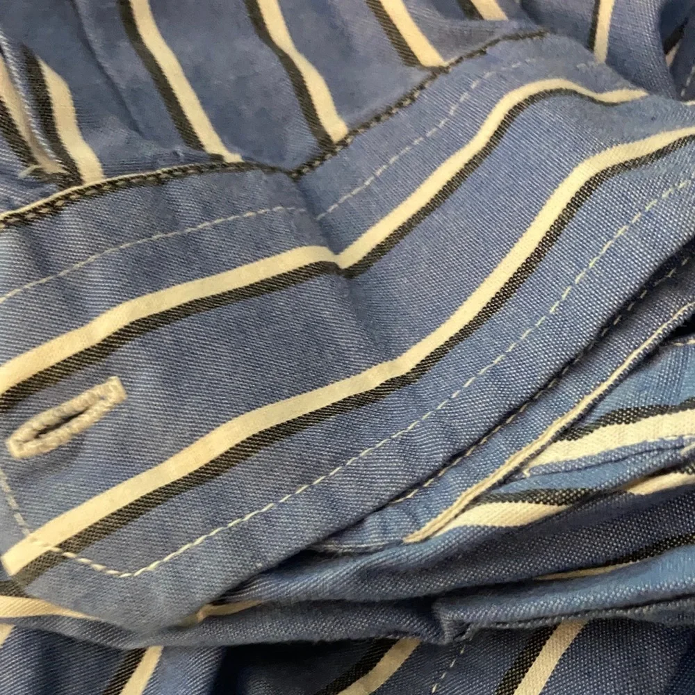 GAP Blue and White Vertical Stripe Button-Down Shirt Size Small